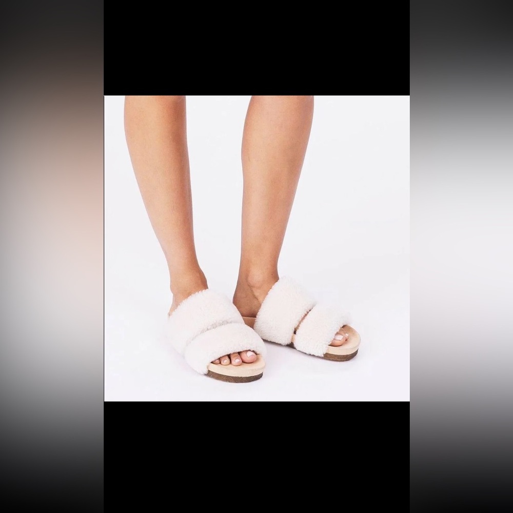 Tory Burch Sheldon Shearling Two Band Sandals size 8